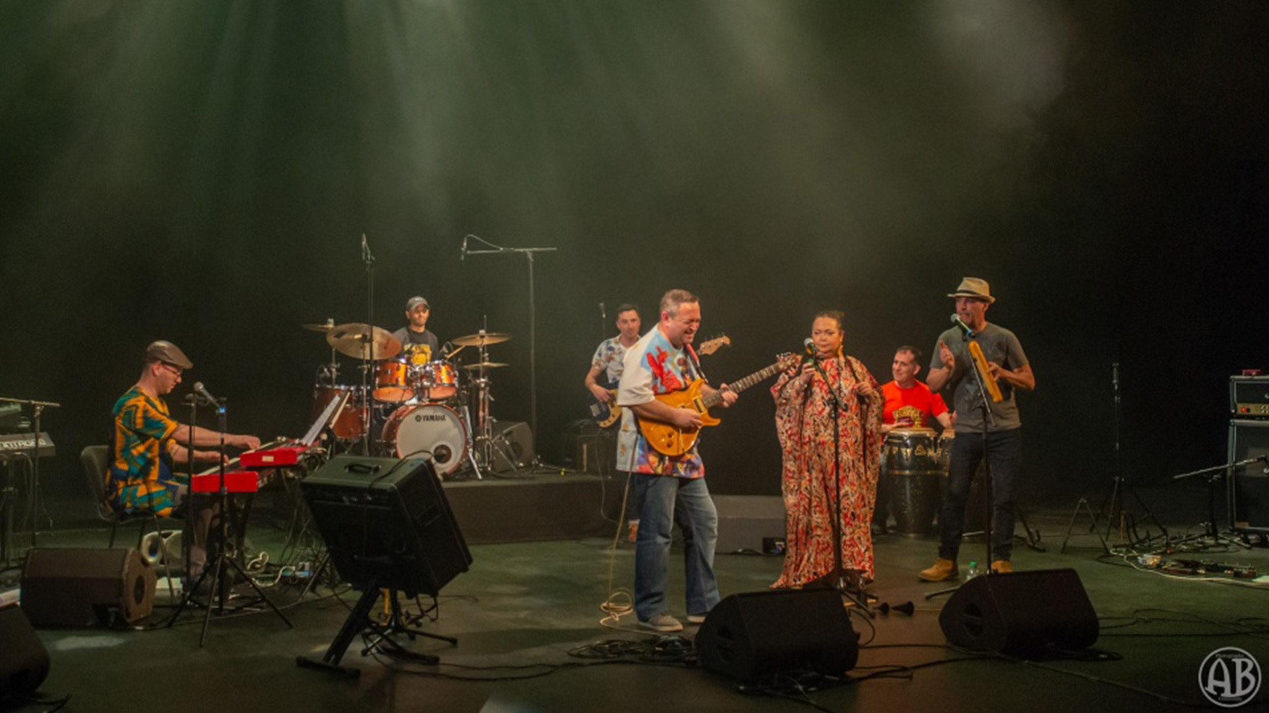 Concert Jugando tribute santana live